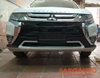 cản ốp trước outlander 2018