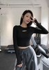 Áo tập croptop tay dài khoét ngực T12
