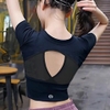 Áo croptop khoét lưới