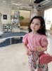 Set Tracie áo hồng nút cài quần hoa