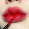 Son kem lì MAC Powder Kiss Liquid Lipcolour #987 M-A-Csmash (Đỏ Tươi)