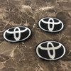 Logo biểu tượng trước đầu xe Toyota