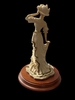 porcelain-muses-nhung-nang-tho-bang-su