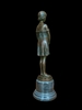 tuong-dong-co-gai-giua-ranh-gioi-thoi-gian-l-art-bronze-france