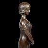tuong-dong-co-gai-giua-ranh-gioi-thoi-gian-l-art-bronze-france