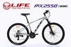 Xe đạp địa hình LIFE MX2550:  Xe địa hình cỡ bánh 27,5 inch, khung nhôm siêu nhẹ, không mối hàn,  cáp âm khung. Groupset SHIMANO 3x8 (24 tốc độ). Phanh đĩa dầu, Siêu Hot 2026