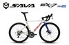 Xe Đạp Đua ĐỨC SAVA EX7: Khung nhôm siêu nhẹ, TEM UCI, càng carbon TORAY T800 cao cấp, gạt đĩa/gạt líp SHIMANO TIAGRA, FD-R4700. Tay đề lắc QUANTUM HRD 2×10 (20S), phanh đĩa full dầu PRO. SAN PHẲNG MỌI GIỚI HẠN