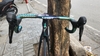 Xe đạp dựng Pina F14 xanh lục bảo đổi màu, phanh đĩa, Shimano R7020, vành Princeton đùm HubSmith Ceramic, yên Siluro Plselis, Lốp JETTY Plus 700x25