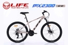 Xe đạp địa hình LIFE MX2300:   Xe địa hình cỡ bánh 26 inch, khung Nhôm siêu nhẹ, không mối hàn, cáp âm khung.   Groupset SHIMING 3x8 (24 tốc độ). Phanh đĩa cơ, Siêu Hot 2026