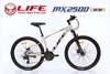 Xe đạp địa hình LIFE MX2500:  Xe địa hình cỡ bánh 26 inch, khung nhôm siêu nhẹ, không mối hàn,  cáp âm khung. Groupset SHIMANO 3x8 (24 tốc độ). Phanh đĩa dầu, Siêu Hot 2026