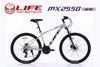 Xe đạp địa hình LIFE MX2550:  Xe địa hình cỡ bánh 27,5 inch, khung nhôm siêu nhẹ, không mối hàn,  cáp âm khung. Groupset SHIMANO 3x8 (24 tốc độ). Phanh đĩa dầu, Siêu Hot 2026