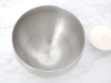Máy nhồi bột UNIE EM5 đa năng dung tích 8L, 3 đầu đánh riêng, 6 nấc tốc độ.