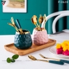 Ống Đựng Muỗng Nĩa Bằng Sứ Xinh Sắn Kèm Muỗng Nĩa Đồng Bộ Màu Tay Cầm Sứ (Xanh Ngọc, Hồng, Trắng, Xanh Nhạt) - gia dụng plus