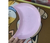 pvn35374-dia-nhua-khay-nhua-hinh-ban-nguyet-mau-sac-xinh-xan
