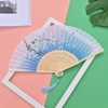 pvn43779-quat-co-trang
