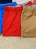 Quần short bé trai kaki màu đỏ tươi Ben Snerman