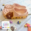 Dép cá sấu Crocs Band gấu Line Friends màu hồng nhạt
