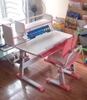 BỘ BÀN GHẾ THÔNG MINH CHỐNG GÙ, CHỐNG CẬN CHO BÉ DÀI 80 CM MÀU HỒNG CAYABE CB-001