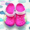 Dép sục cá sấu Crocs cho bé Hatchlings có ĐÈN hồng đậm