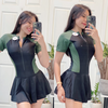 Đồ bơi nữ liền thân dáng váy xòe tay ngắn màu phối rêu | DỨA BIKINI & SPORTWEAR