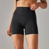 Ba cách mix đồ cho quần short đạp xe!