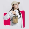 Túi đeo chéo Ulanzi NC02 Mini trọng lượng 240g thiết kế nhiều ngăn để đựng điện thoại và các phụ kiện.