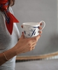 Cốc có quai Blue Fluted họa tiết chữ (20 chữ cái)