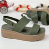 Sandal Cross Brooklyn đi mưa, đế cao 5 cm thoải mái, chống mùi hôi chân, mềm êm