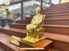 tuong-bac-ho-ngoi-ghe-may-dat-vang-9999-cao-42cm