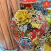 Mai bình H55 Chim công đắp nổi nền đỏ vẽ vàng kim