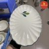 Đĩa bầu dục múi men kem vẽ ngò gai xanh