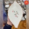 Đĩa lá gân men kem vẽ đào hồng