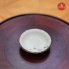 Đĩa muối tròn men kem vẽ đào hồng