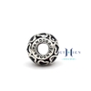 charm-xo-hinh-tron-hoa-tiet-trai-tim-c1712260011