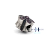charm-bac-xo-hinh-hoa-dinh-da-hong-noi-bat-c1712260021
