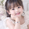 vong-tay-be-gai-ban-to-hoa-tiet-cac-nhan-vat-hoat-hinh-v2409110012