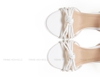 Souvenir sandal chéo dây 11cm trắng mờ