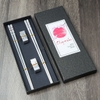 Set 2 đôi đũa inox kèm kê đũa hình hoa phong cách Nhật