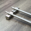 Set 2 đôi đũa inox kèm kê đũa hình hoa phong cách Nhật