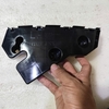 Bát cài ba đờ xốc trước Mazda BT50 2012 - 2020. Phe cài cản trước BT50, hàng xịn.