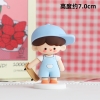 Tượng bé TRAI Đội mũ cầm ván trượt (nhựa đẹp).