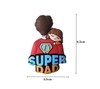 Tượng nhựa dẻo- cha bế con gái SUPER DAD.