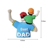 Tượng nhựa dẻo-cha cõng con trai trên vai best dad.