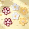 Túi 6 hoa nhựa (mix đỏ, trắng, vàng) đường kính 5.1cm.