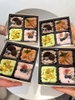 Set 10 hộp 4 ngăn có khay nhựa (vỏ màu trắng) size 18cm x 18cm x 6cm.