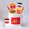 Combo 2 set giấy - đồ ăn nhanh mẫu 2 (1 bánh hamburger và 2 xiên thịt).