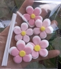Set 5 hoa cúc màu hồng kt 5cm mix 6cm (chất liệu đất nặn).