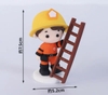 Tượng lính cứu hỏa-cầm thang (nhựa đẹp).