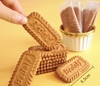 Bánh Quy hình chữ nhật màu vàng nâu vị Caramel (gói 152gam) (in chữ Bedolf).