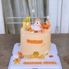 Tượng em bé nằm ôm bình sữa -BÉ TRAI (sứ).